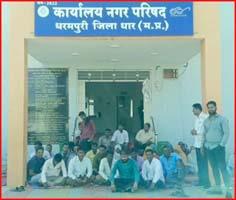 Cleaning workers angry over not getting salary go on strike