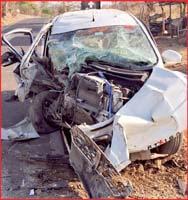 Two youths died in a road accident, two were seriously injured, the deceased was from Dhar