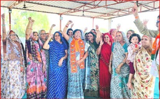 BJP celebrated its foundation day at 1879 booths in the district.