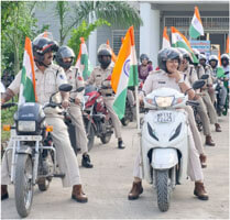 Vehicle rally organized with traffic rules and safety