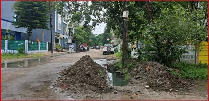 Lazy employees are busy ruining the cleanliness of the clean city