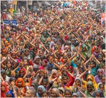 The 20th huge Chunri Kalash Yatra was led by Bundela