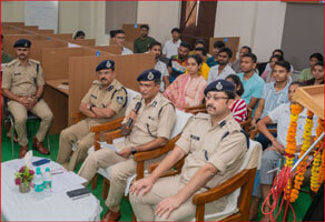 Quick resolution of public problems is the first priority of the police