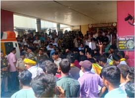 Doctors and Jais workers clash at the hospital